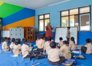 Cerdaskan Generasi Bangsa, PT Timah Bantu Sarana Belajar SDN 21 Gantung