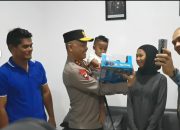 Menggendong Bayi Korban Penyekapan, Kapolda Doakan Jadi Jenderal