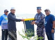Jaga Keasrian Kawasan Wisata Pantai Batu Tunggal, PT Timah Serahkan Bantuan Alat Kebersihan Untuk Pokdarwis Lingkungan Rambak