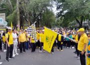 Bareng Basit Cinda, Ribuan Warga Meriahkan Jalan Sehat HUT RI Partai Golkar