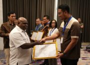 Komitmen Penuhi Standar HAM, PT Timah Terima Penghargaan PRISMA dari Menteri HAM