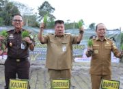 Gubernur Hidayat Arsani Pimpin Penanaman Padi Program Ketahanan Pangan Desa Adhyaksa 2026 di Namang Bangka Tengah