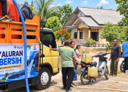 PT TIMAH Kolaborasi Penuhi Kebutuhan Air Bersih Warga Terdampak Kekeringan di Sungailiat